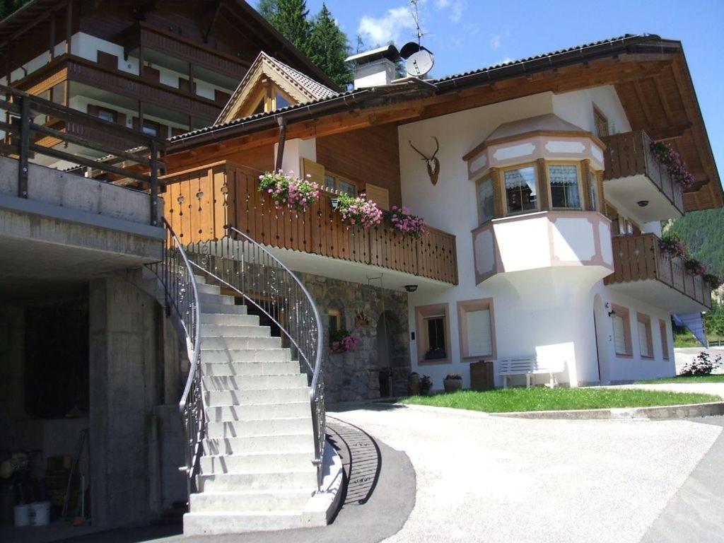 Villa Mazzel With Balcony Vigo di Fassa Luaran gambar